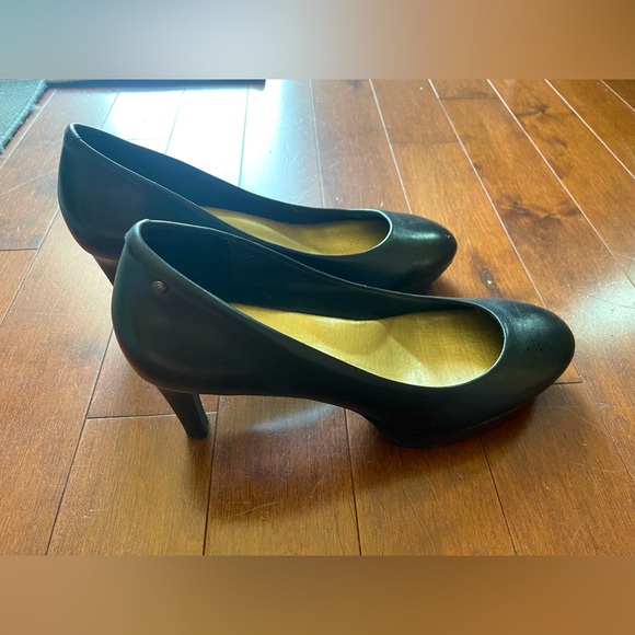 Rockport Leather Heels - Size 10 - Picture 4 of 5
